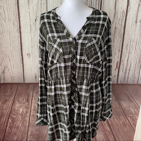 torrid Tops - Torrid button down blouse size 3 x